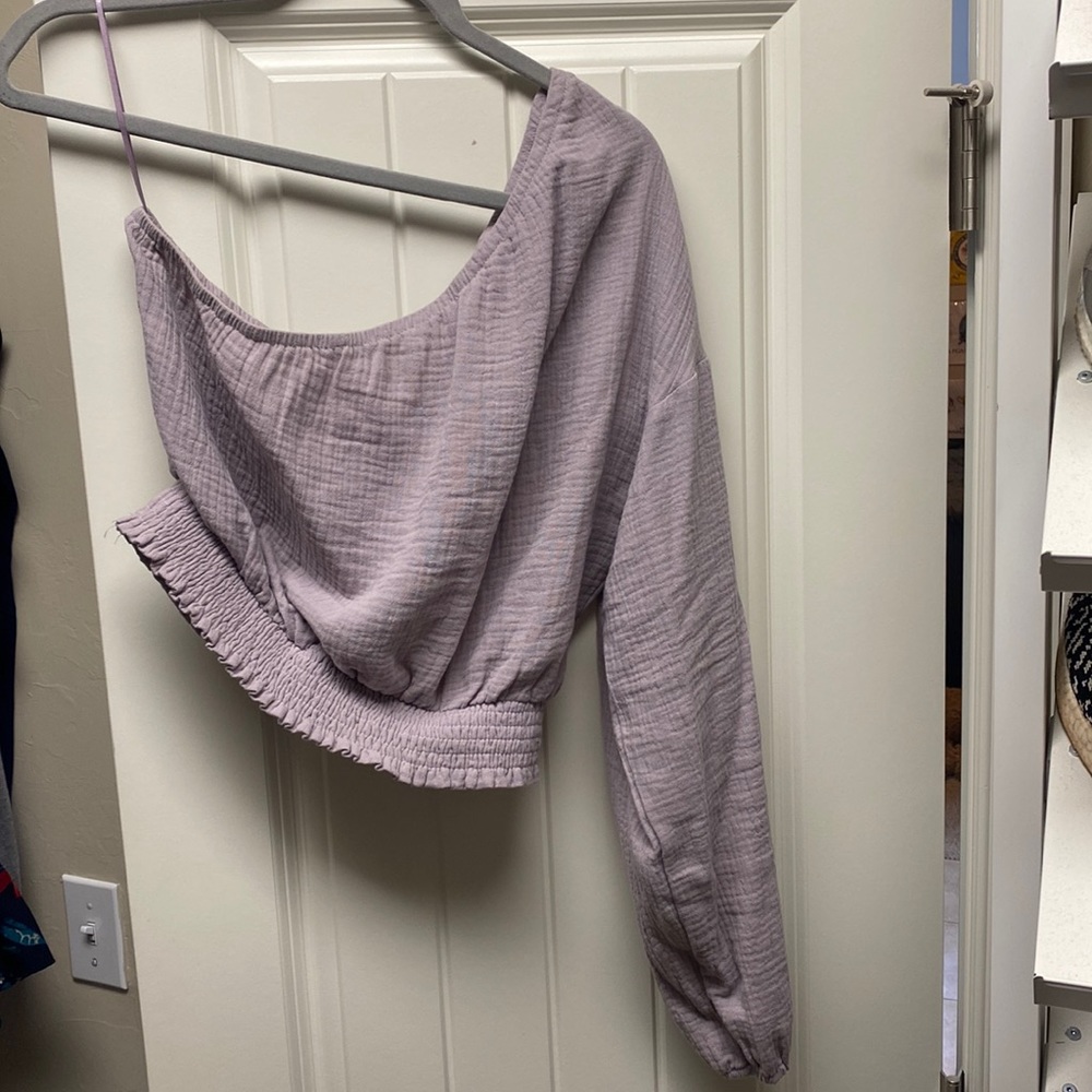 One shoulder crop top